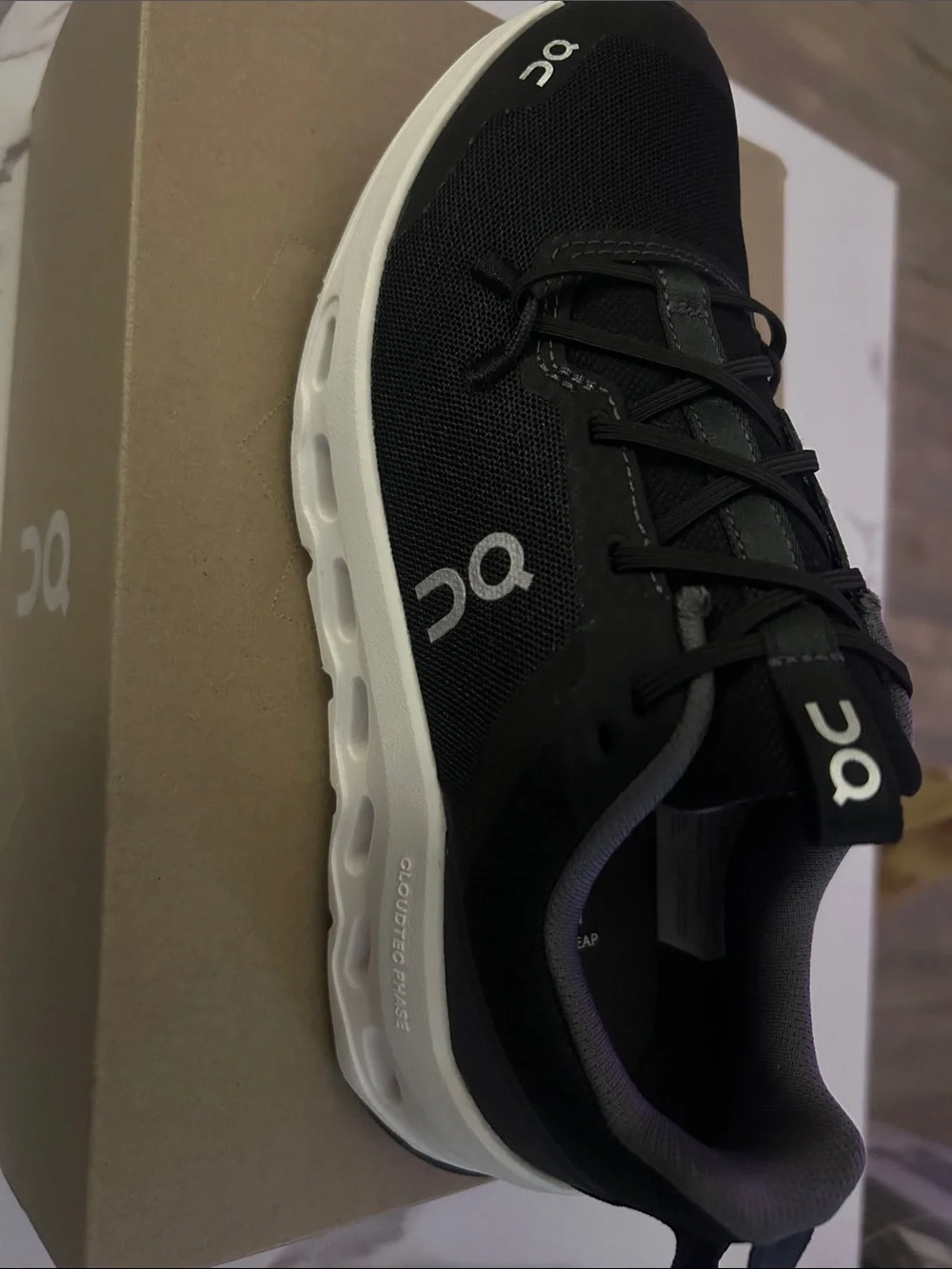 On Cloud Kids' Cloudleap Black/White Athletic Sneakers - Picture 1 of 5